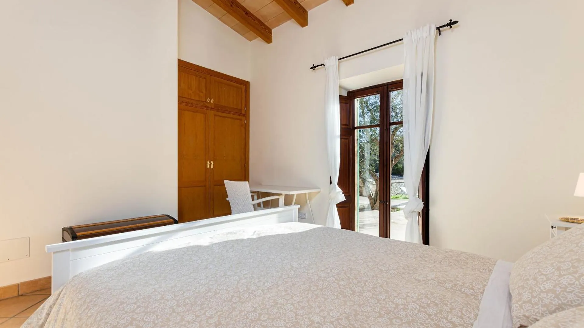 Yourhouse Son Tey Villa シネウ