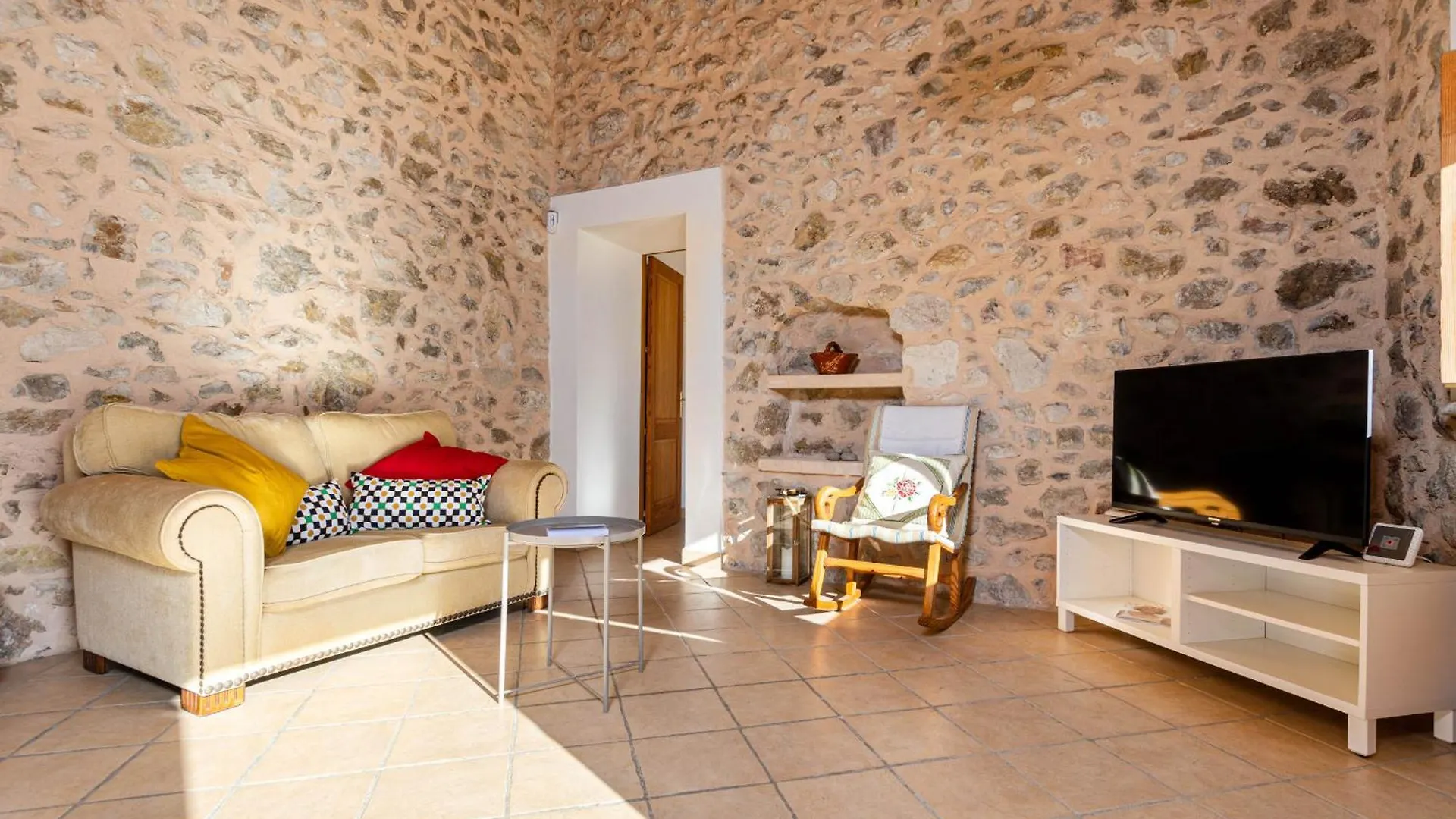 Yourhouse Son Tey Villa シネウ